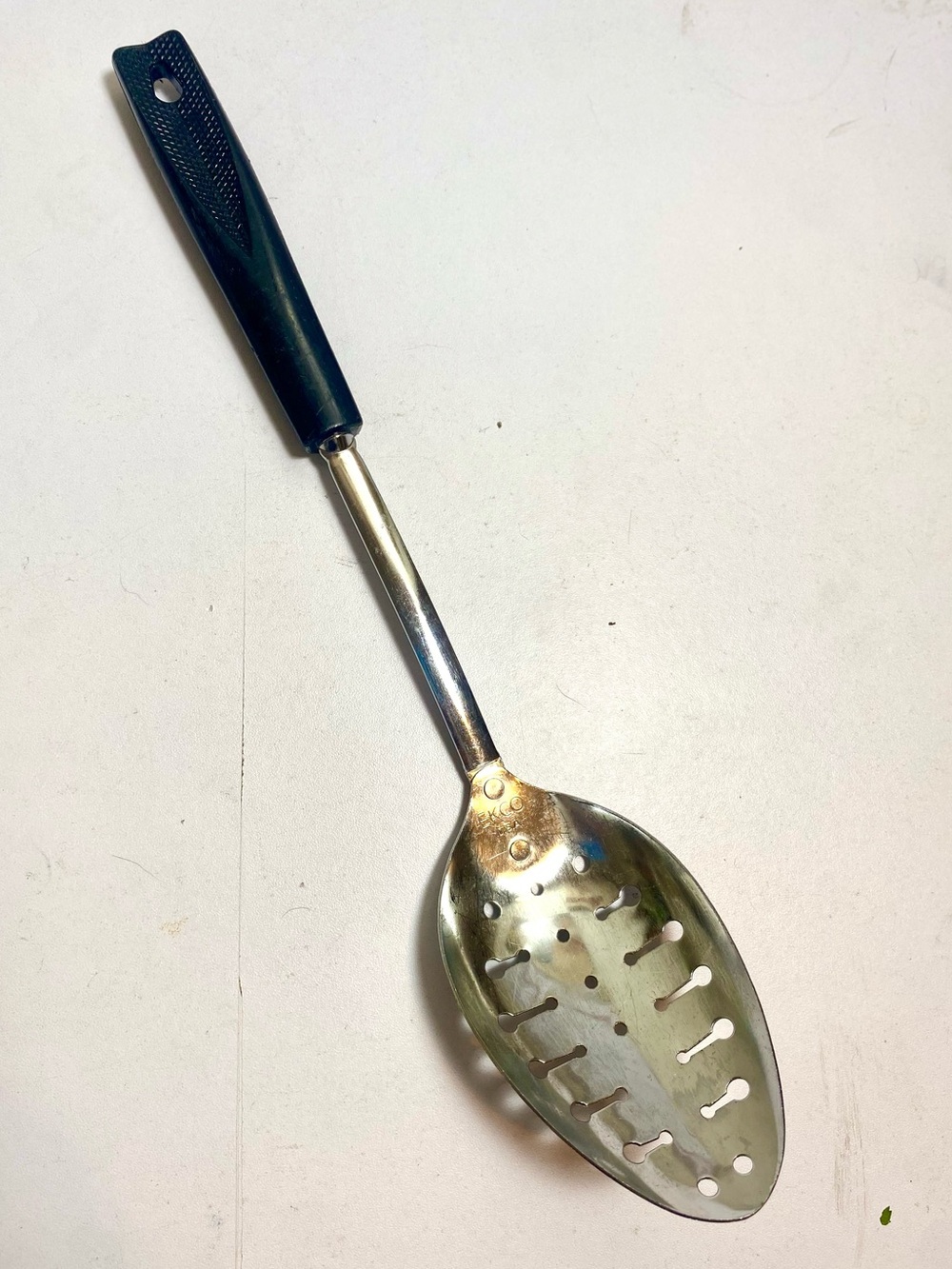 Vintage EKCO USA Keyhole Slotted Serving Spoon Black Textured Handle